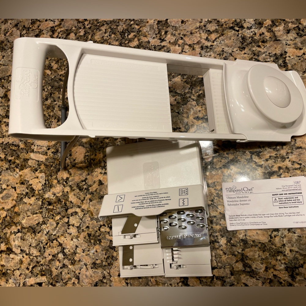 The Pampered Chef Ultimate Mandoline